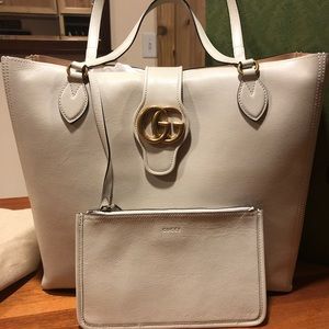 Gucci Purse w/ pouch WhiteLeather Dahlia GG logo.
